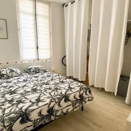 Joli Au Calme A 10 Min A Pied Des Marches Et Des Plages 公寓