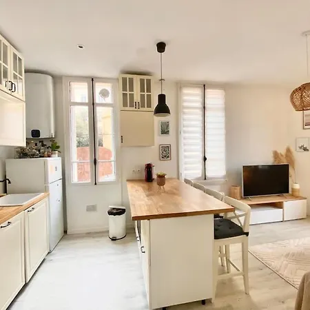 Joli Au Calme A 10 Min A Pied Des Marches Et Des Plages 戛纳